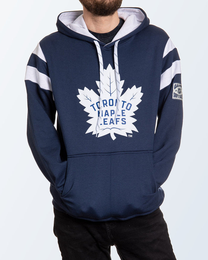 Hoodies & sweatshirts