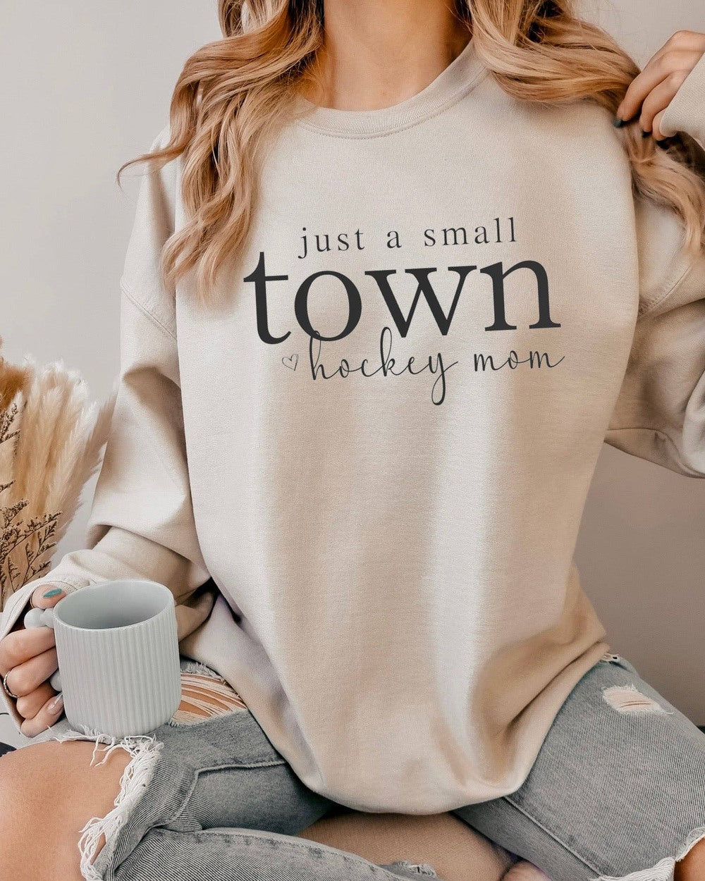 Small Town Hockey Mom Crewneck Sweatshirt – Rustic Girls